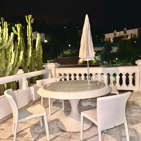 Apartment Elegant Sea View Retreat In Historic With Pool Bordighera