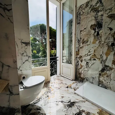 Elegant Sea View Retreat In Historic With Pool *