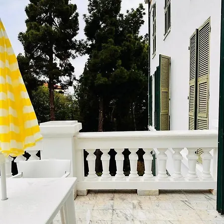 Appartement Elegant Sea View Retreat In Historic With Pool